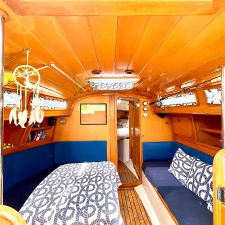 Boat With Bar And Terrace - A Different Way To Stay Botel *