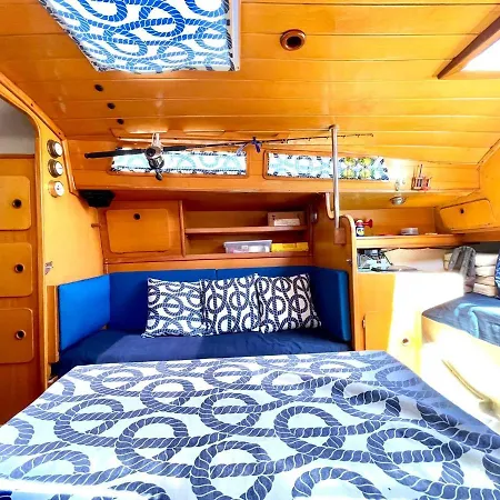 Boat With Bar And Terrace - A Different Way To Stay Botel