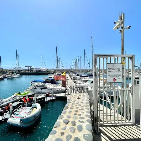 Boat With Bar And Terrace - A Different Way To Stay Botel *